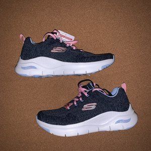 Skechers ArchFit Women's Size 6